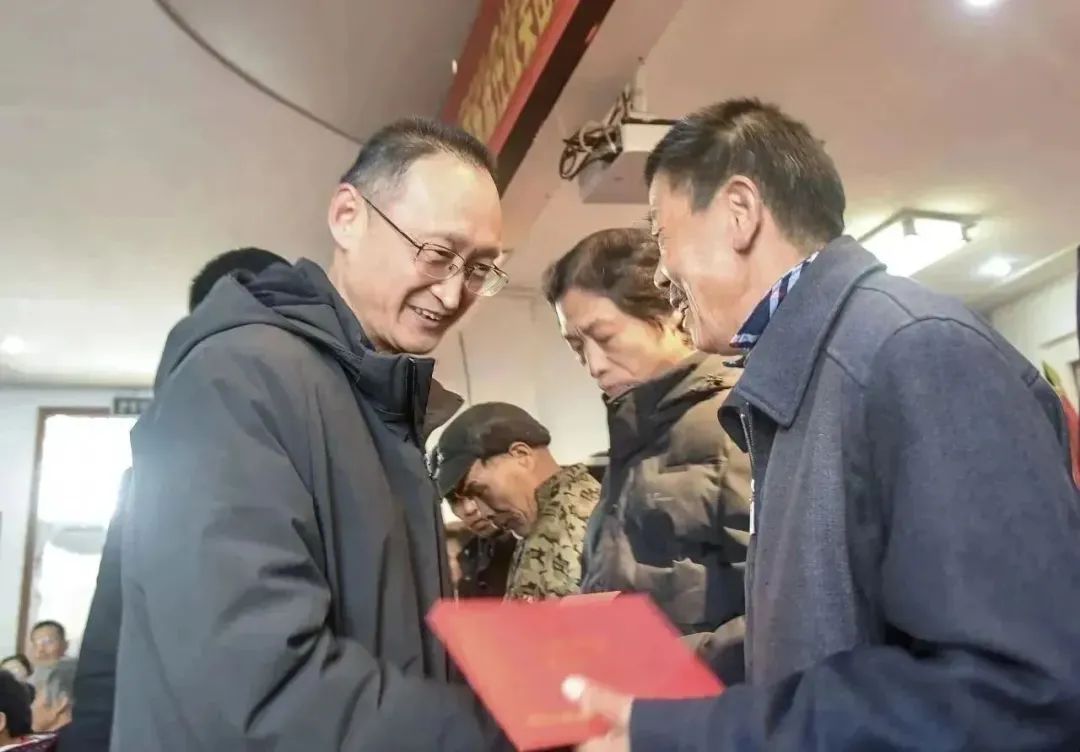 大爱中环 温暖“桐”行 ｜ 中环新能源控股集团第十四季暖冬行动再度出发